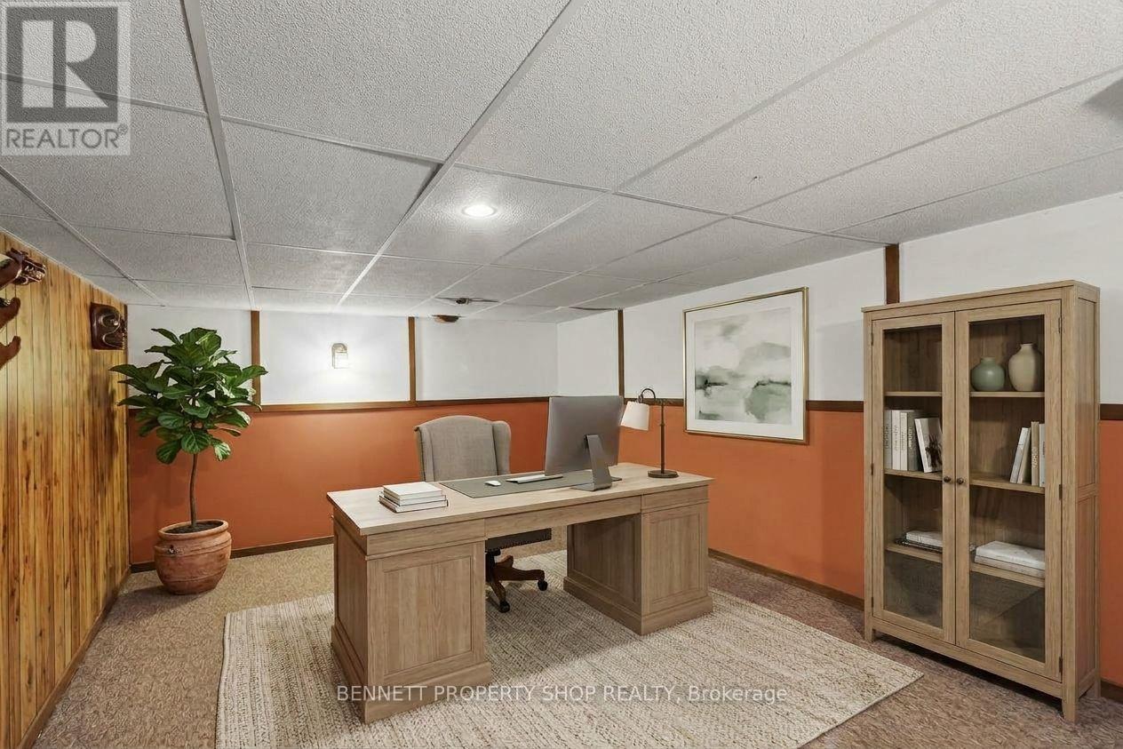 872 Lawnsberry Drive — photo 14