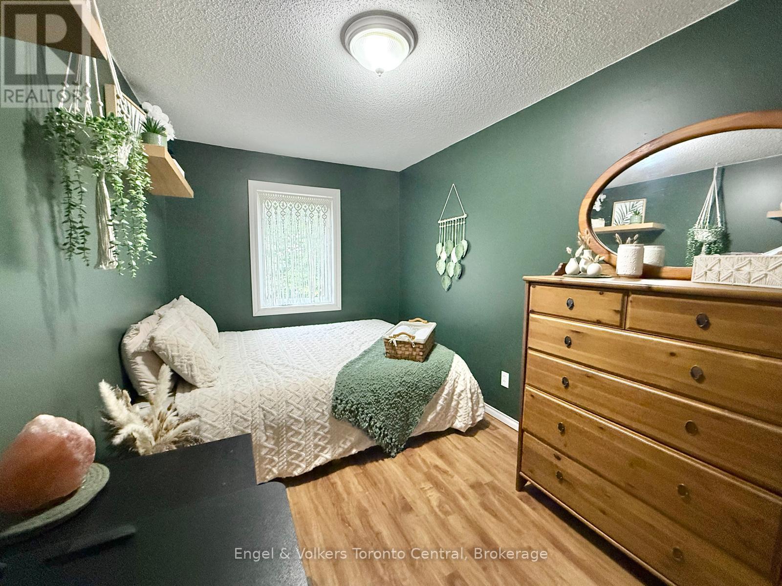 #9 920 EDINBURGH ROAD S - 28