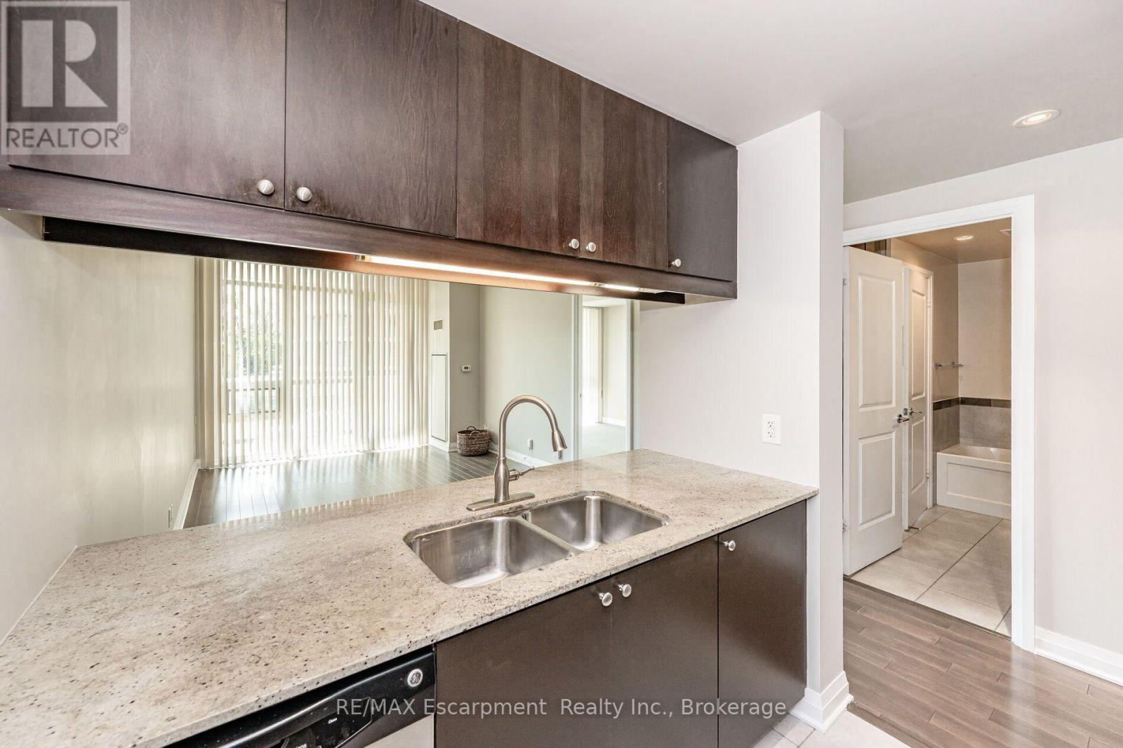 1055 Southdown Road — photo 13
