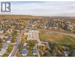 4724 Nipawin Crescent NW - photo 32