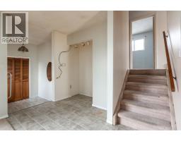 4724 Nipawin Crescent NW - photo 9