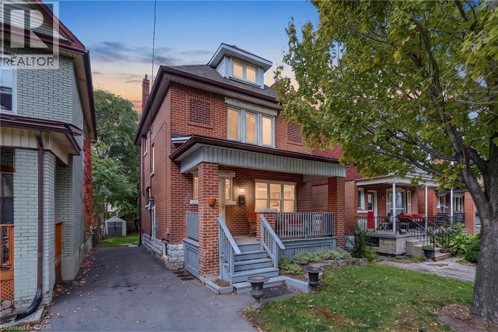 105 Balmoral Avenue North — photo 1