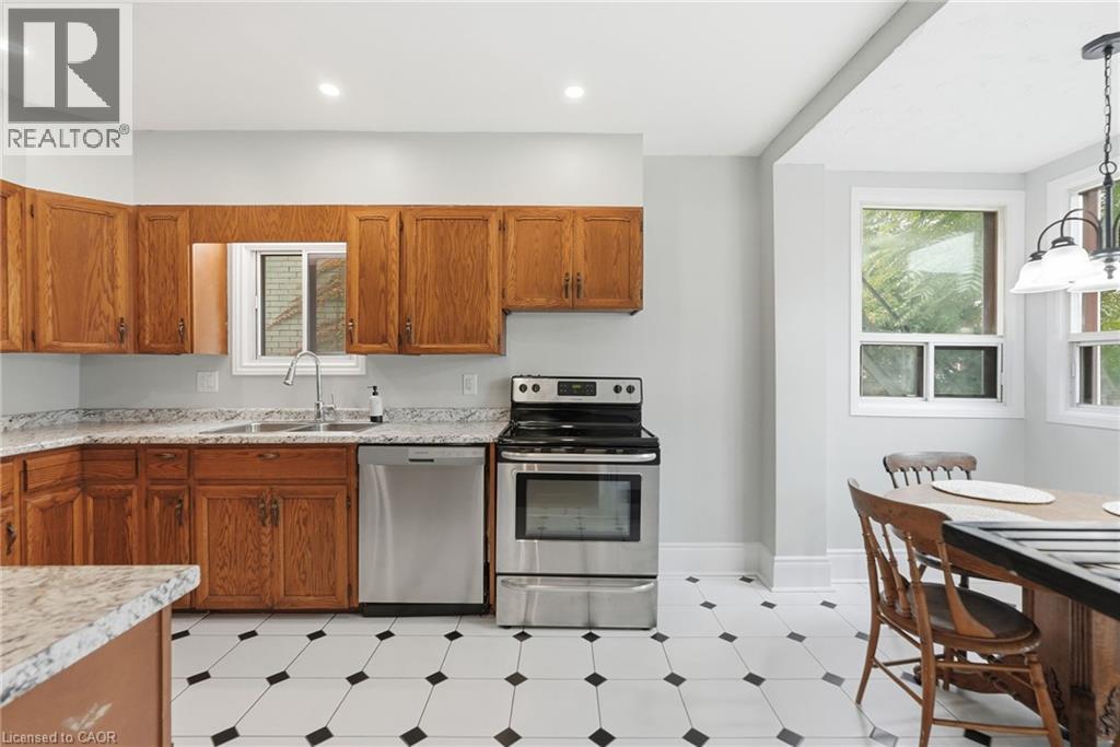 105 BALMORAL Avenue N - 14