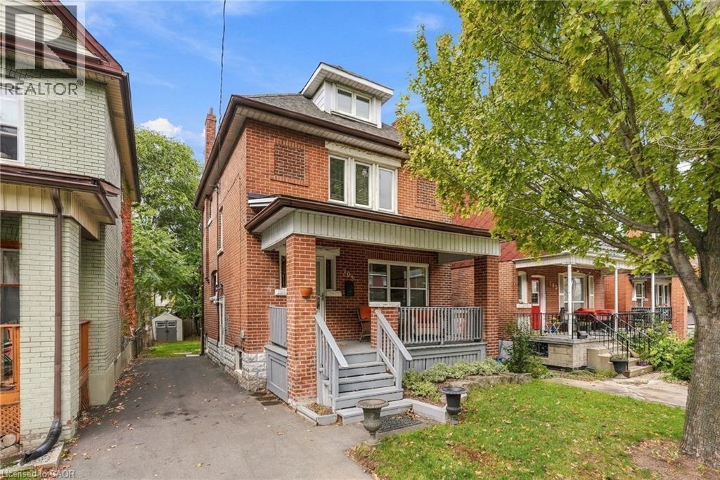 105 BALMORAL Avenue N - 2