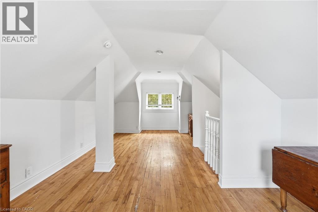 105 BALMORAL Avenue N - 32