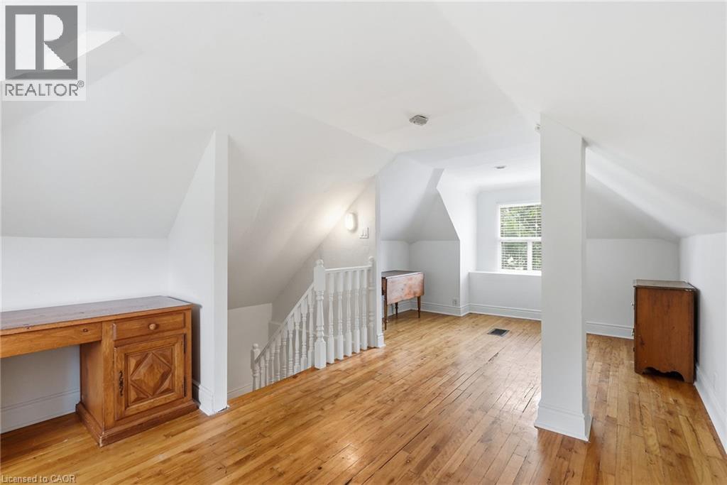 105 Balmoral Avenue North — photo 34