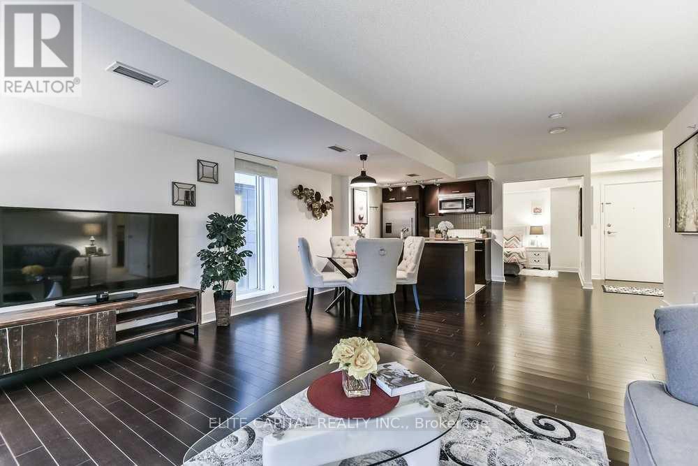 295 Adelaide Street West — photo 4