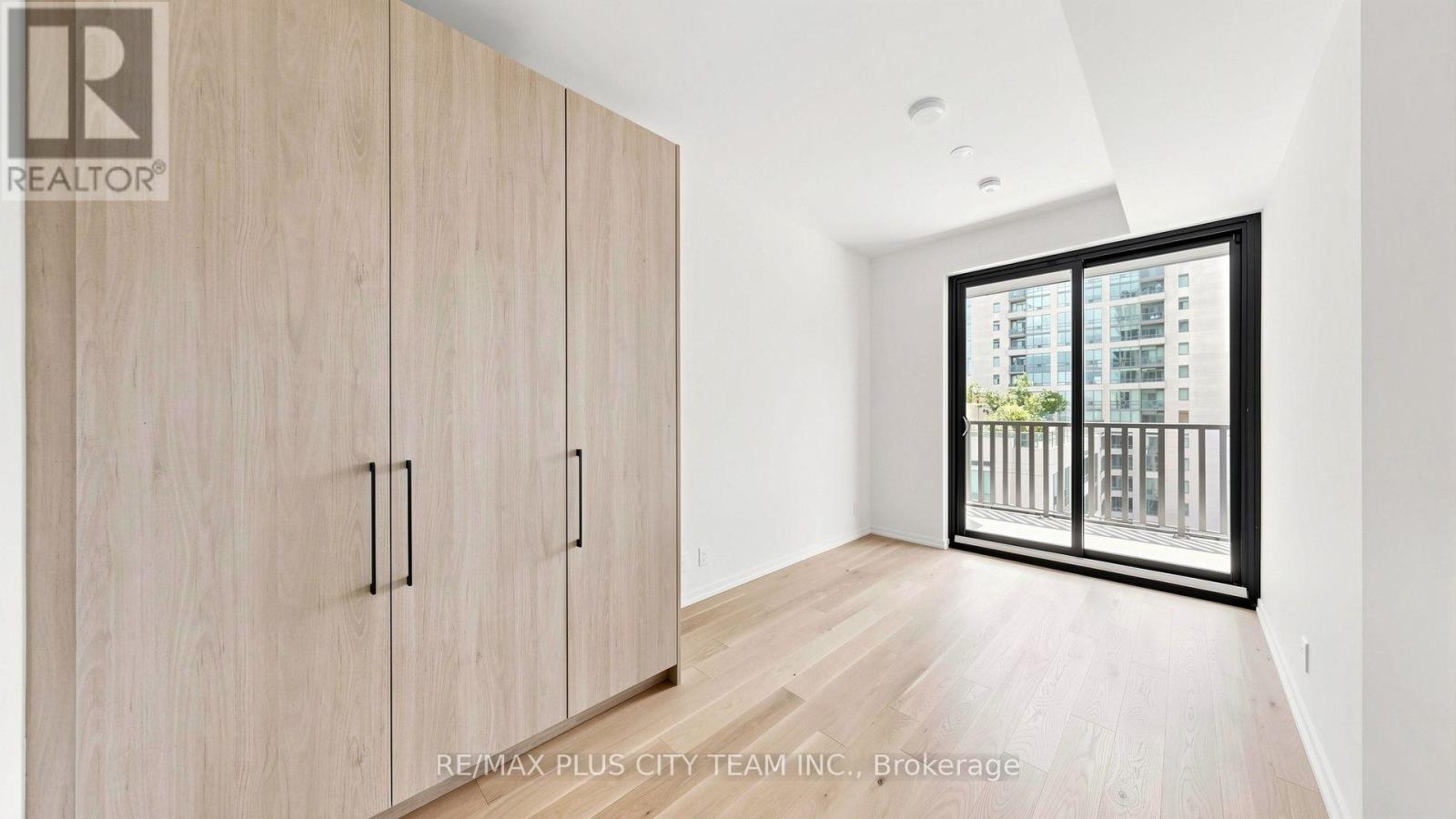 109 Erskine Avenue — photo 10