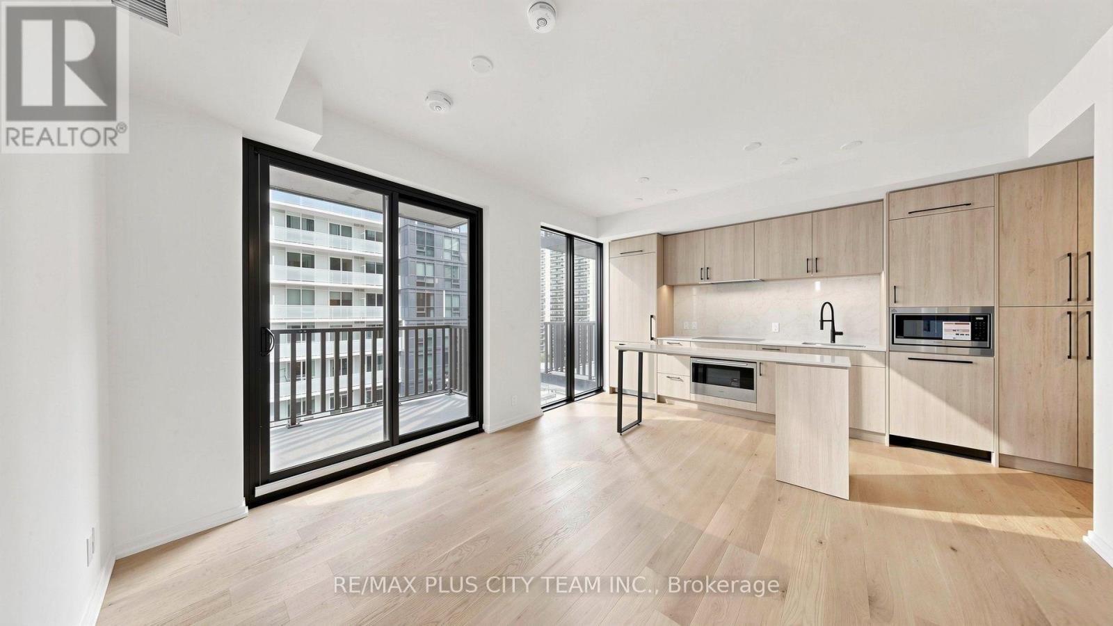 109 Erskine Avenue — photo 2
