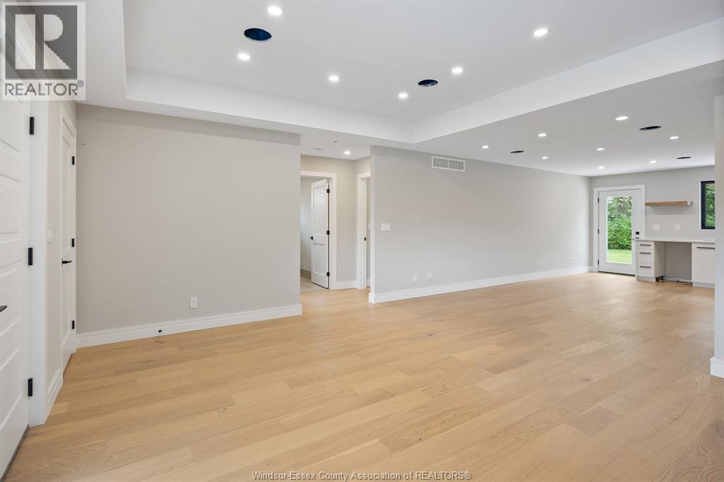 4015 Roseland Drive East — photo 14