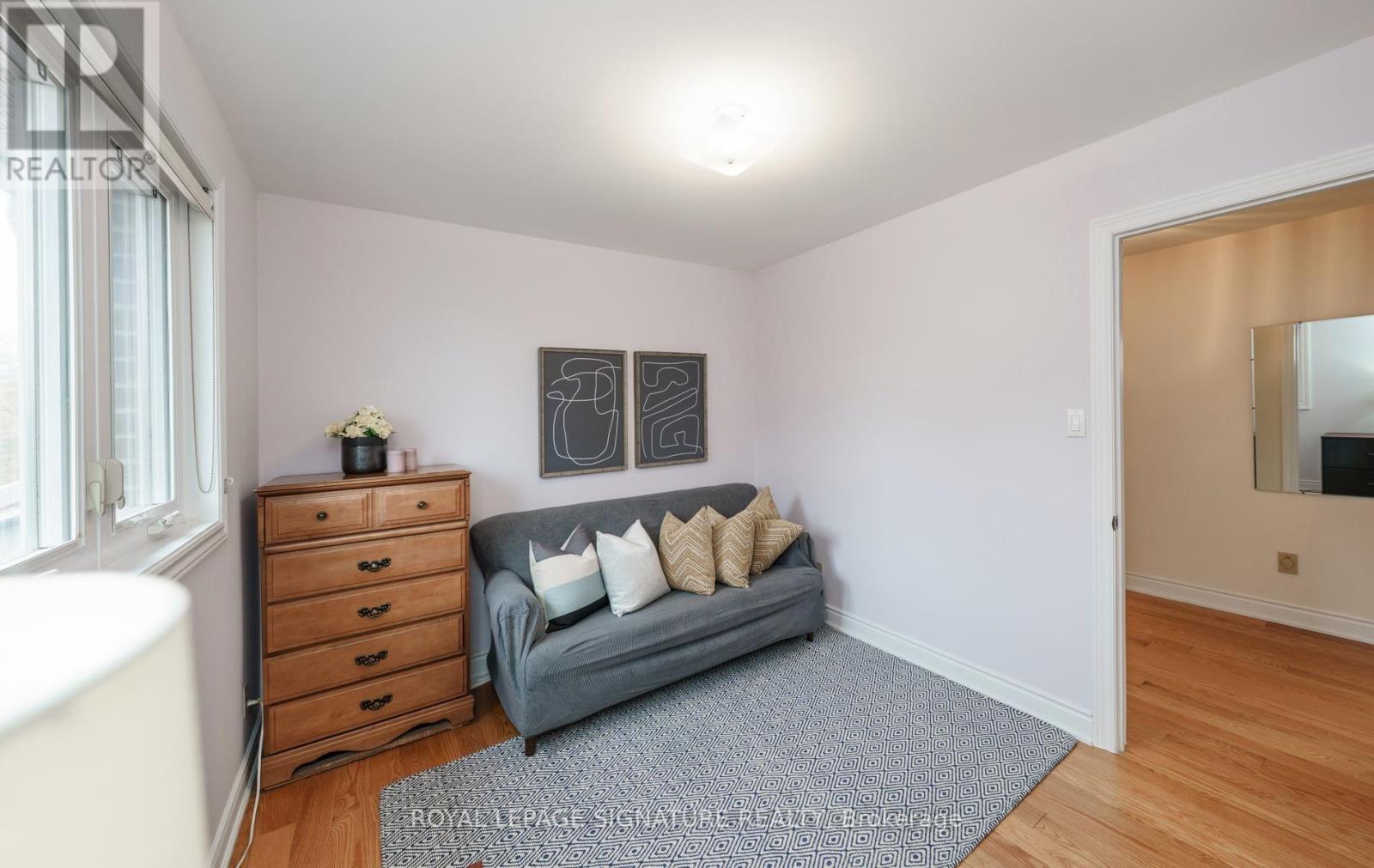 68 ELLENHALL SQUARE - 25