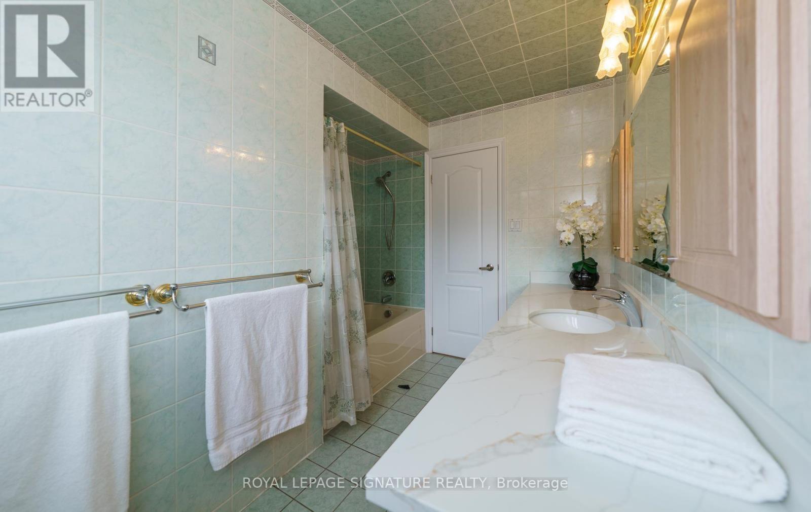 68 ELLENHALL SQUARE - 28