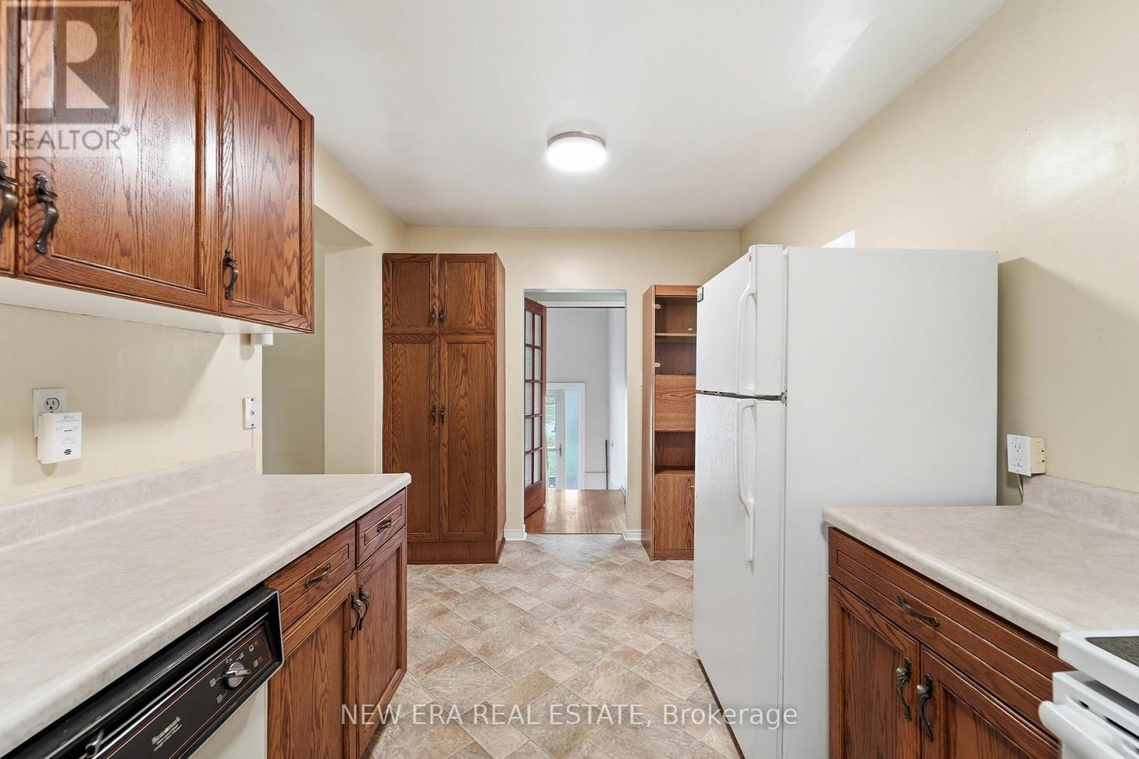 15 Marlena Drive, Toronto, ON photo 20