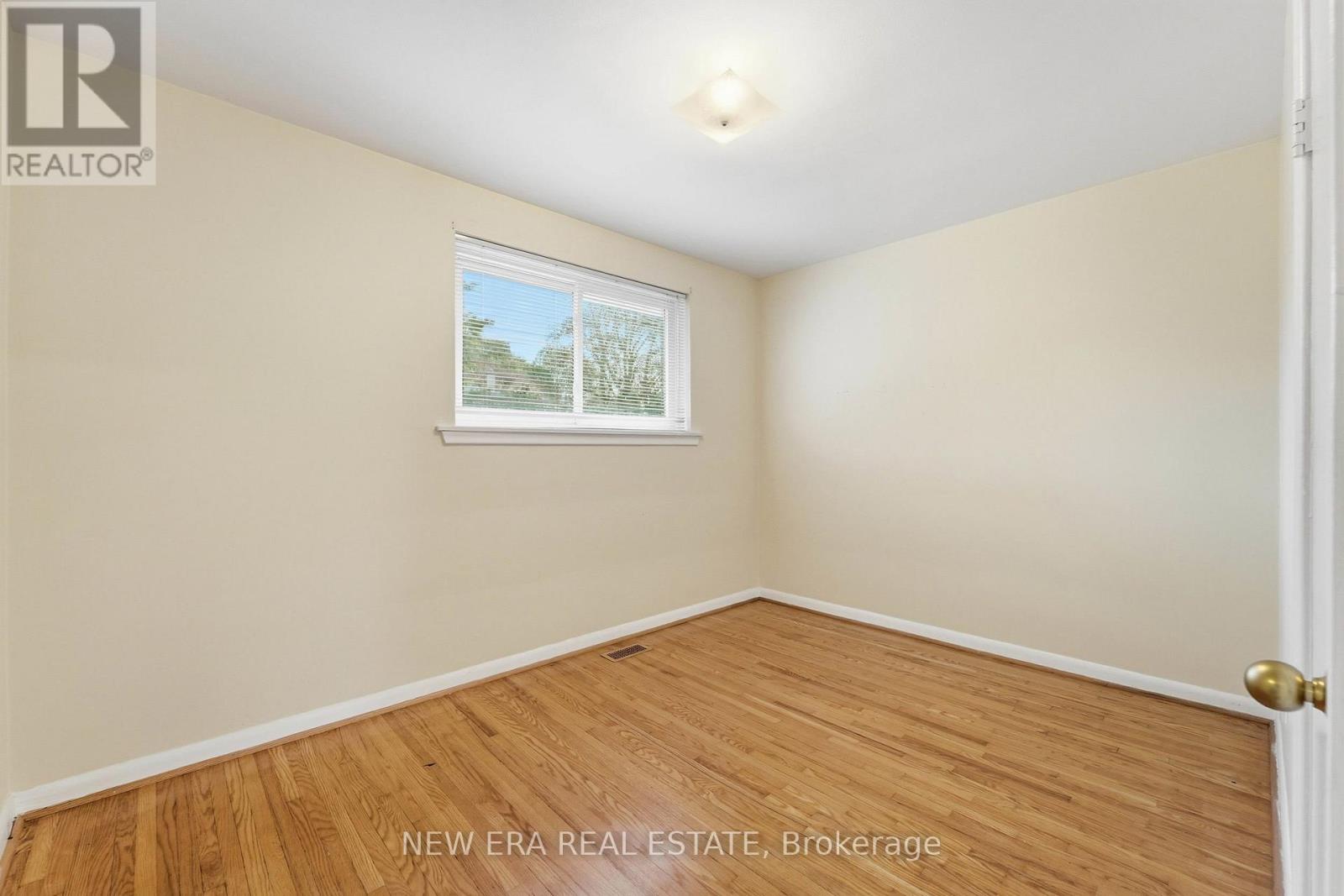 15 Marlena Drive, Toronto, ON photo 8