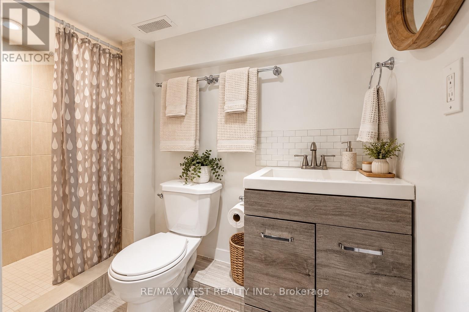 149 CHISHOLM AVENUE - 13