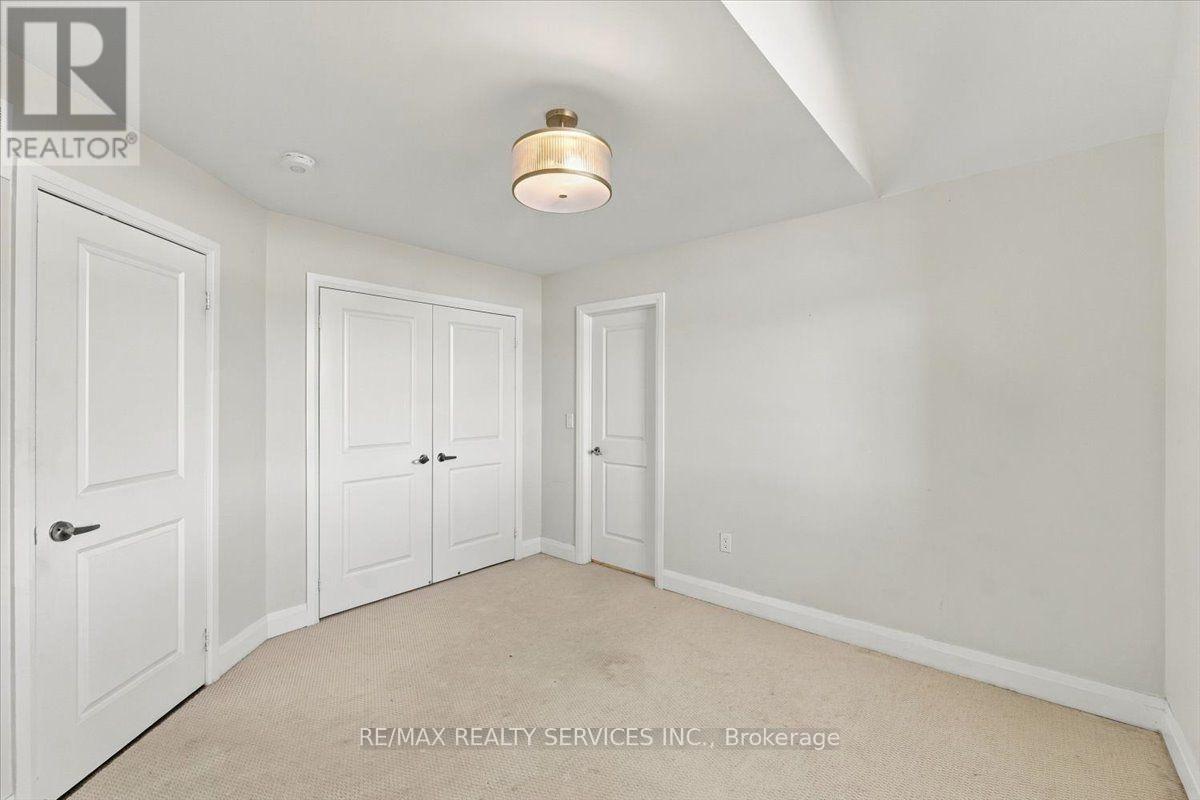 108 FRANK KELLY DRIVE - 17