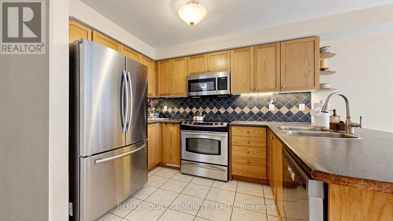 79 Red River Crescent, Newmarket, ON photo 20