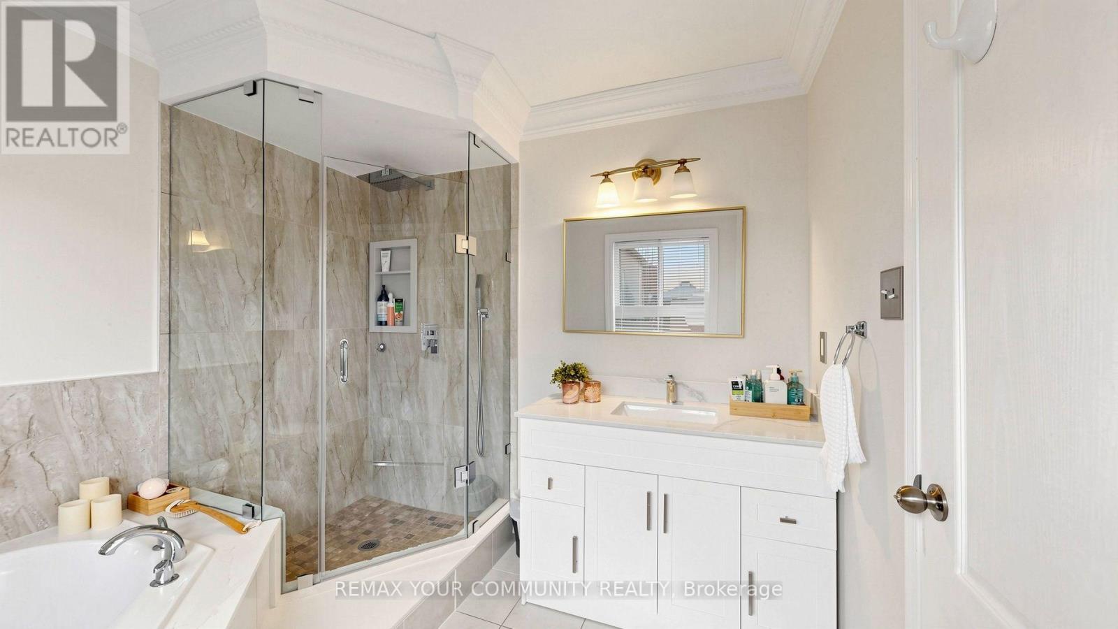 79 Red River Crescent, Newmarket, ON photo 28