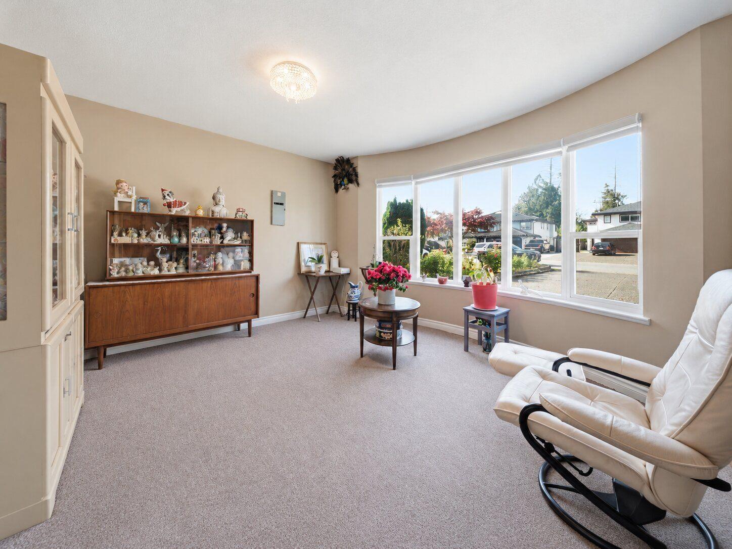 Photo of 6938 127A STREET 15