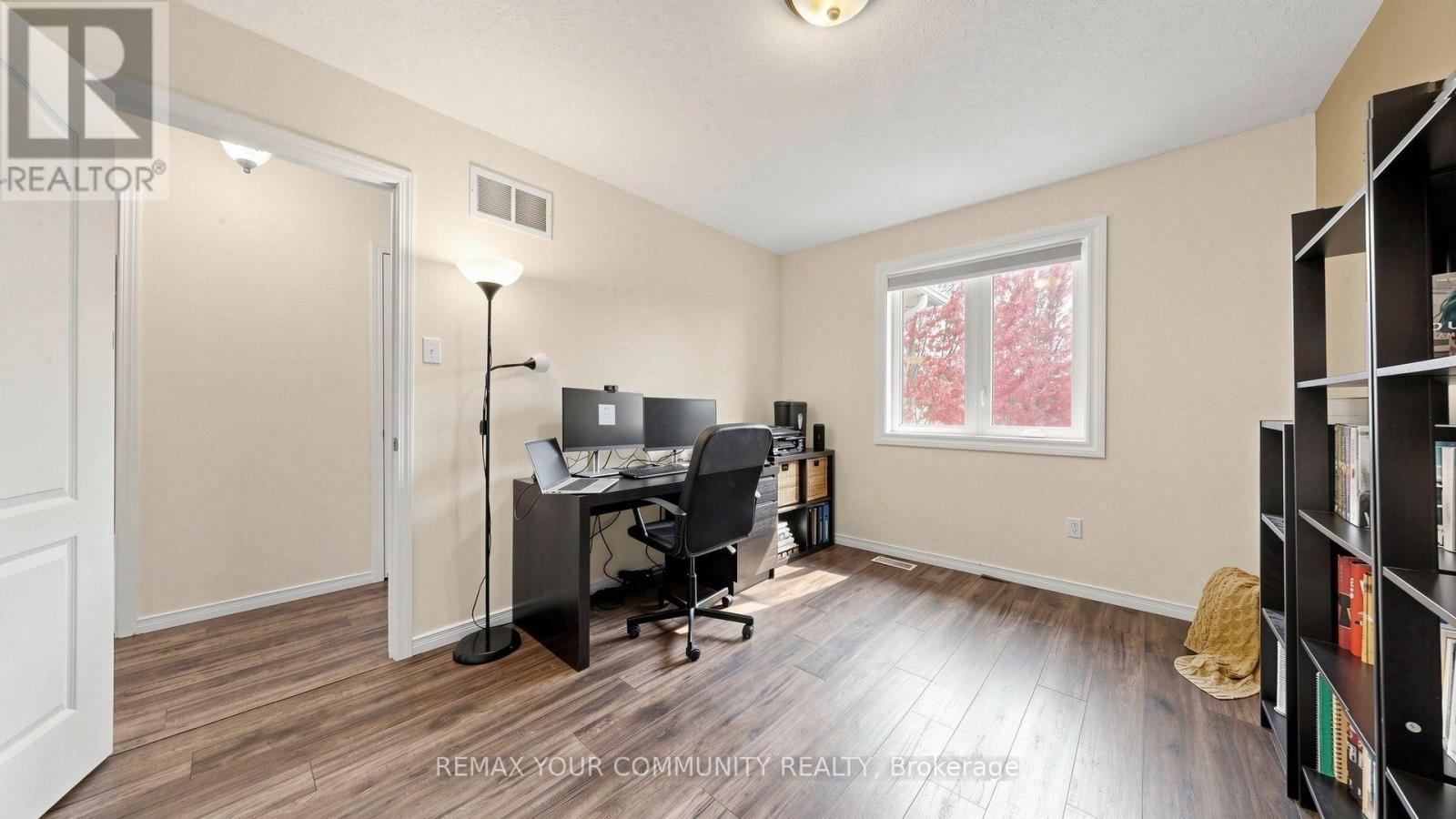 79 Red River Crescent, Newmarket, ON photo 32