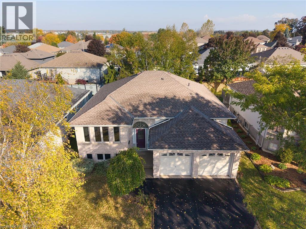 16 Bradbury Crescent — photo 32