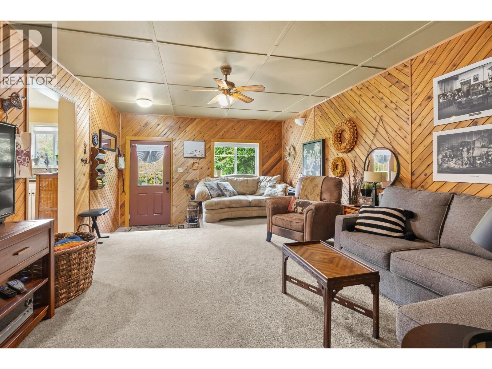 7200 54 Street NE, Salmon Arm - Image 1