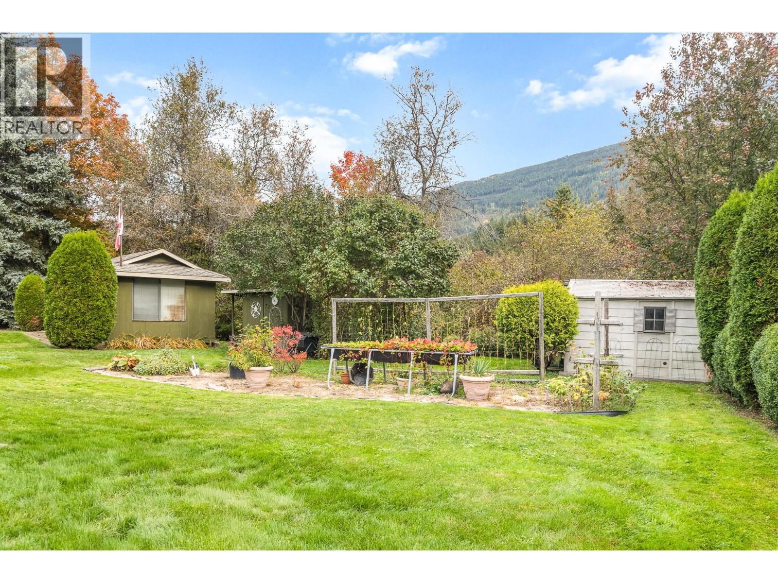 7200 54 Street NE, Salmon Arm - Image 1