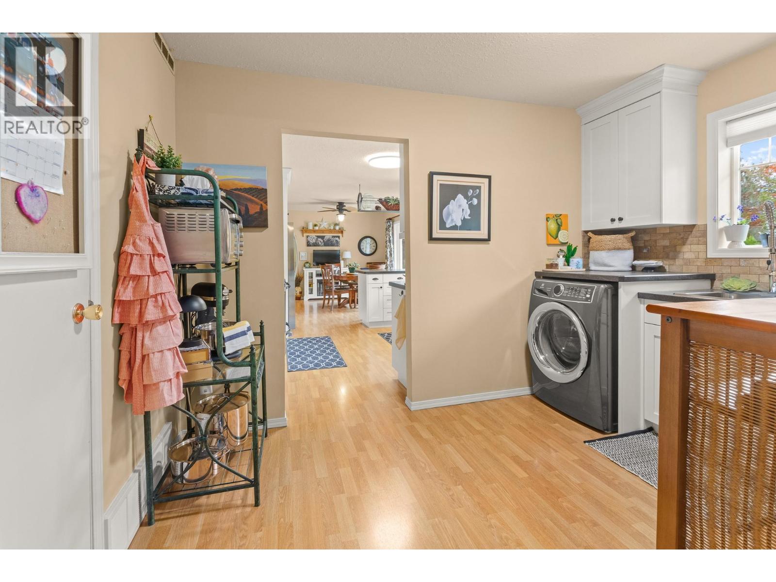 7200 54 Street NE, Salmon Arm - Image 1