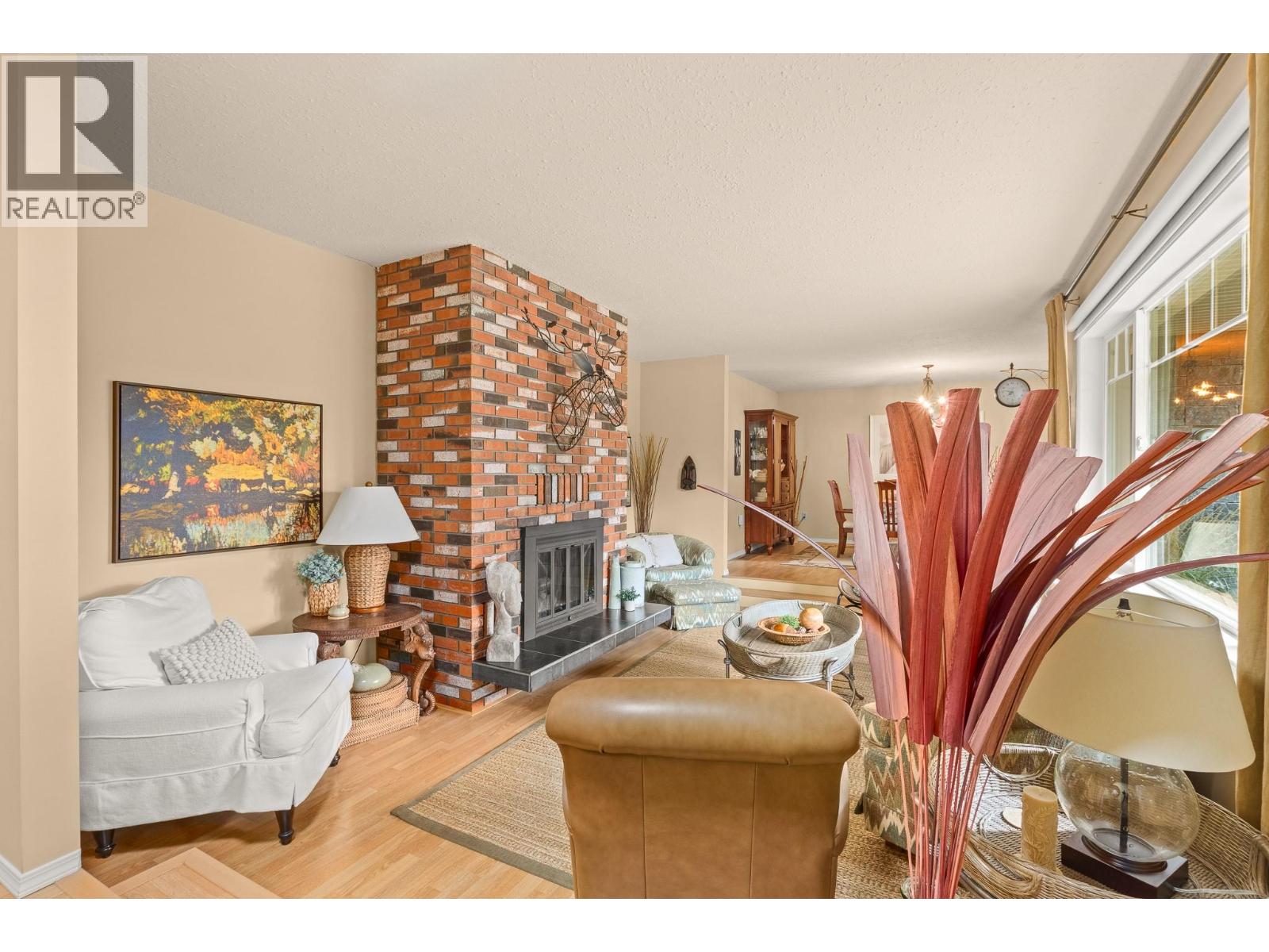7200 54 Street NE - 8