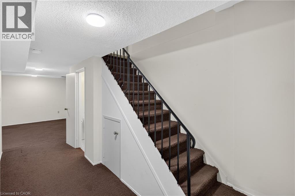 1556 Lancaster Drive — photo 28
