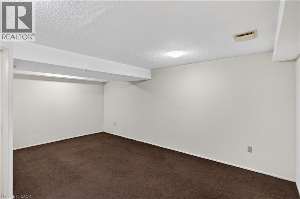1556 Lancaster Drive — photo 30