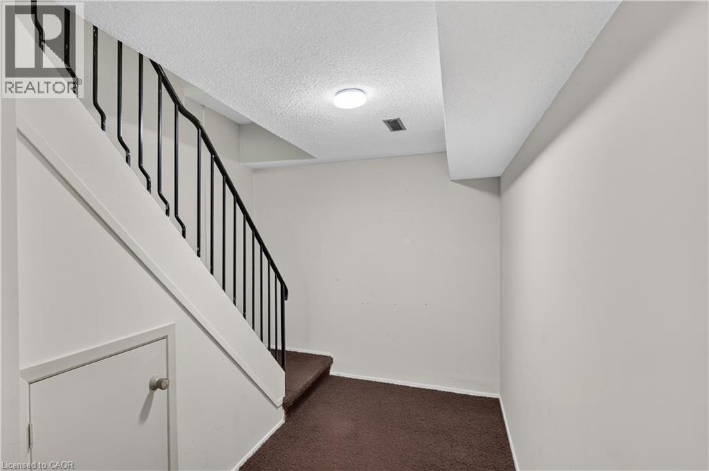 1556 Lancaster Drive — photo 29