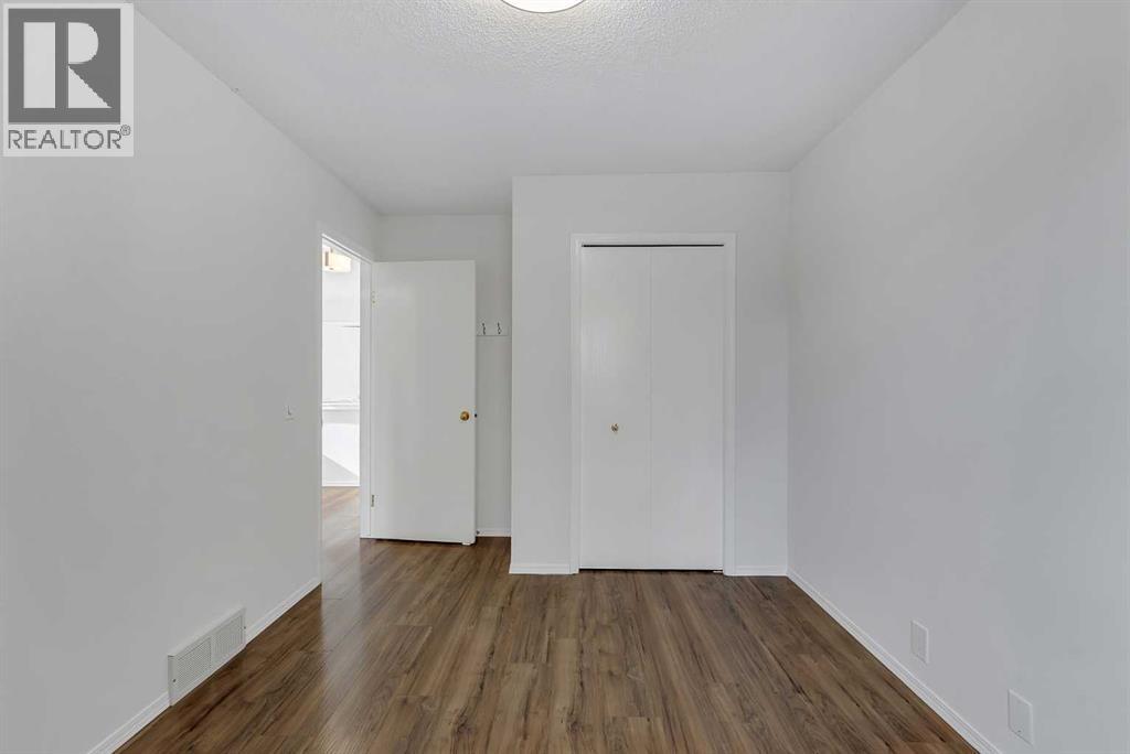 225 Riverwood Close SE - photo 30