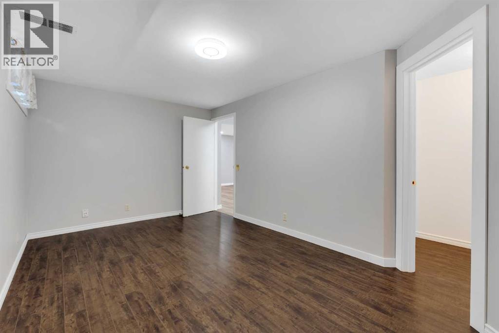 225 Riverwood Close SE - photo 40