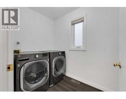 225 Riverwood Close SE - photo 18