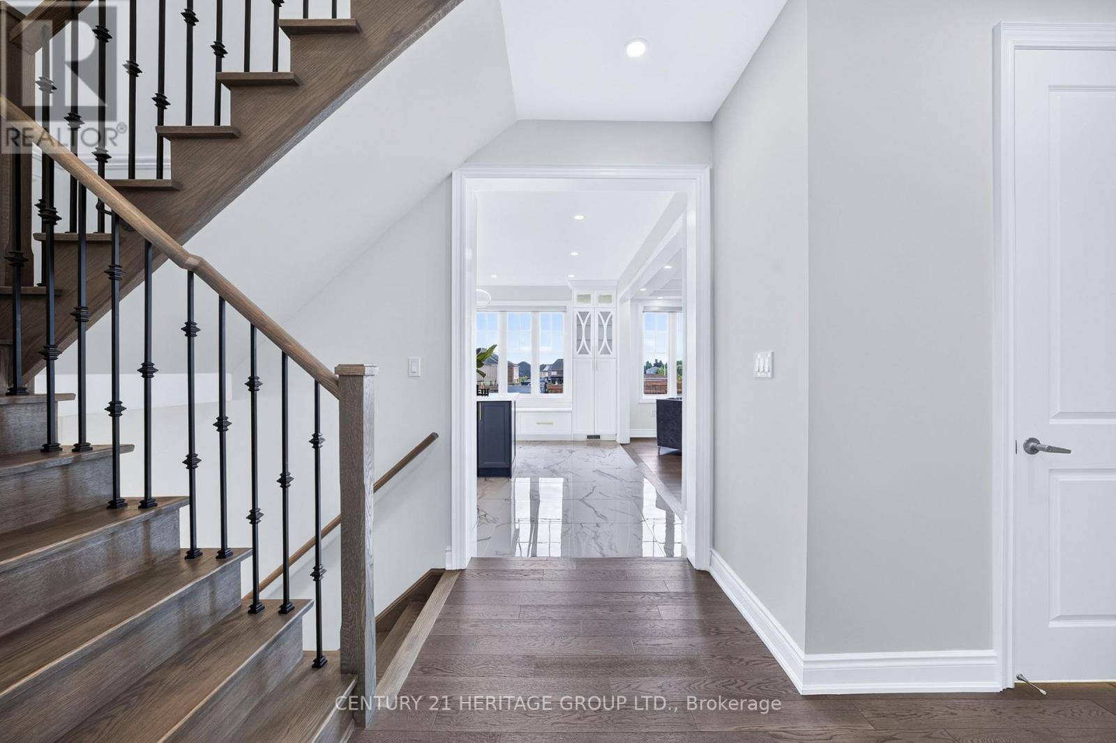 282 Reg Harrison Trail, Newmarket, ON photo 11