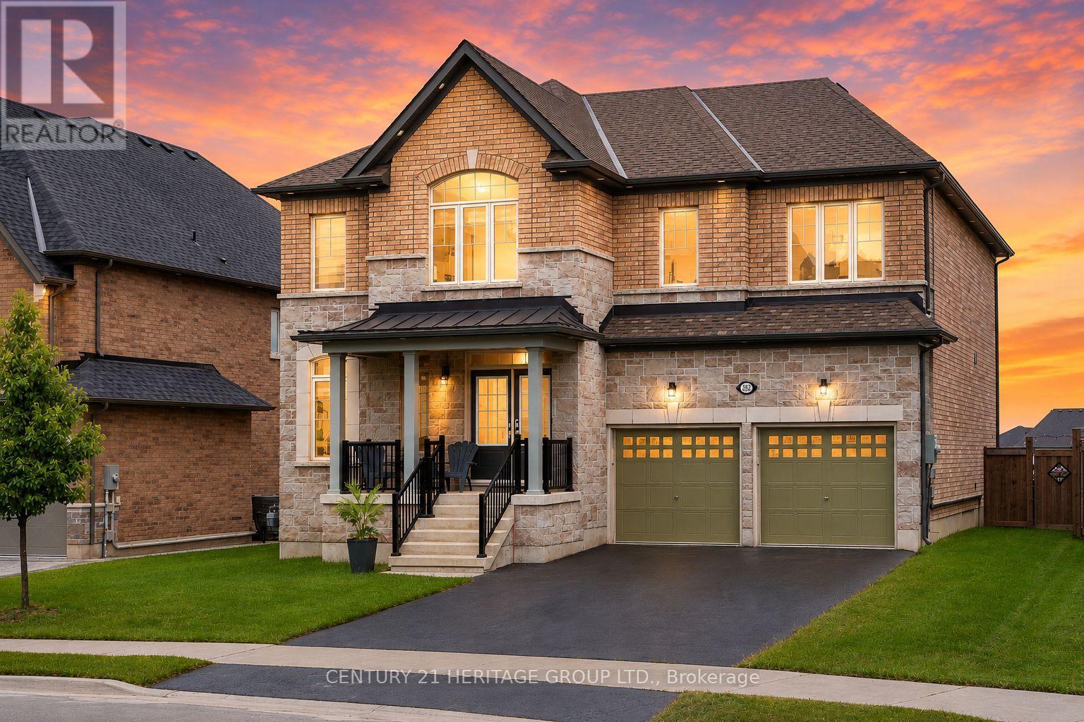 282 Reg Harrison Trail, Newmarket, ON photo 2