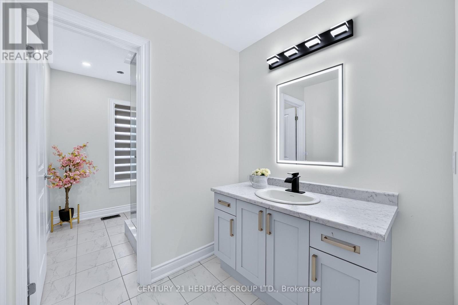 282 Reg Harrison Trail, Newmarket, ON photo 37