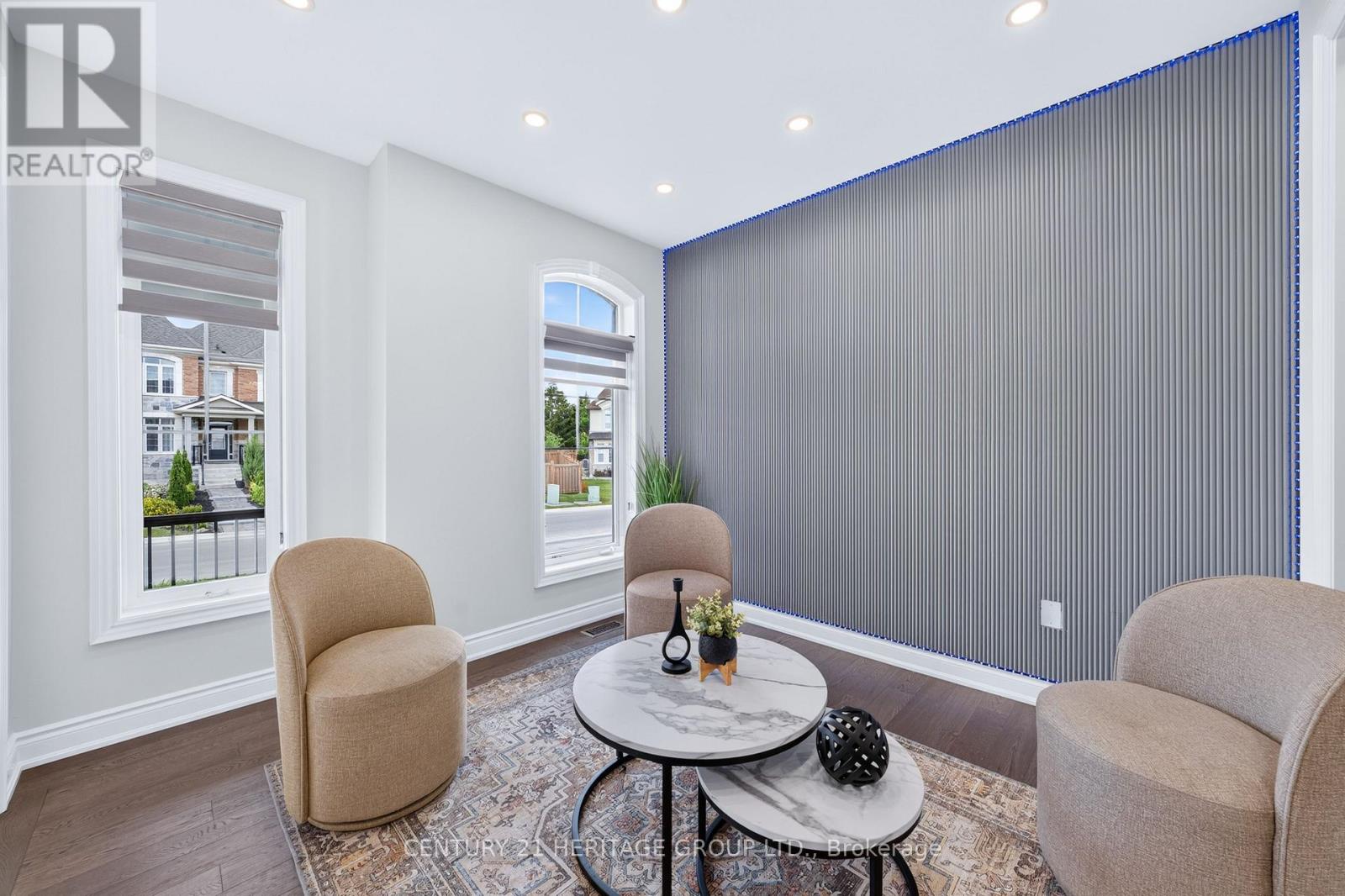 282 Reg Harrison Trail, Newmarket, ON photo 6