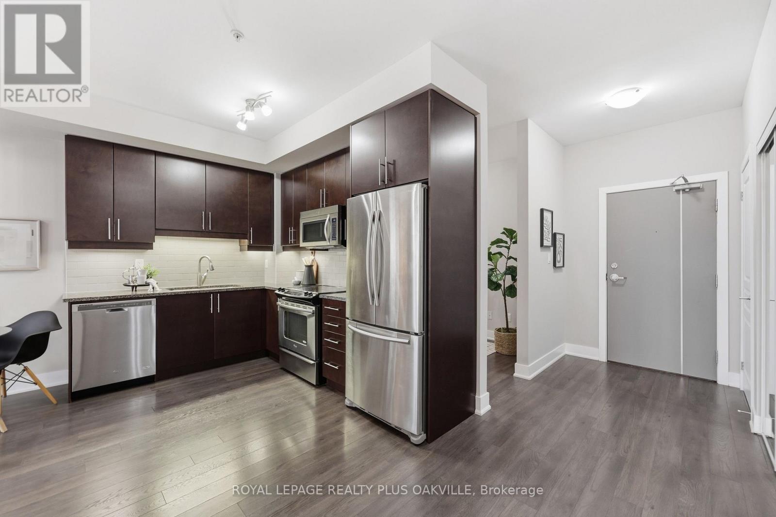 211- 128 Garden Drive, Oakville, ON photo 17