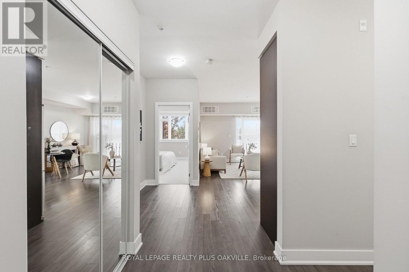 211- 128 Garden Drive, Oakville, ON photo 6