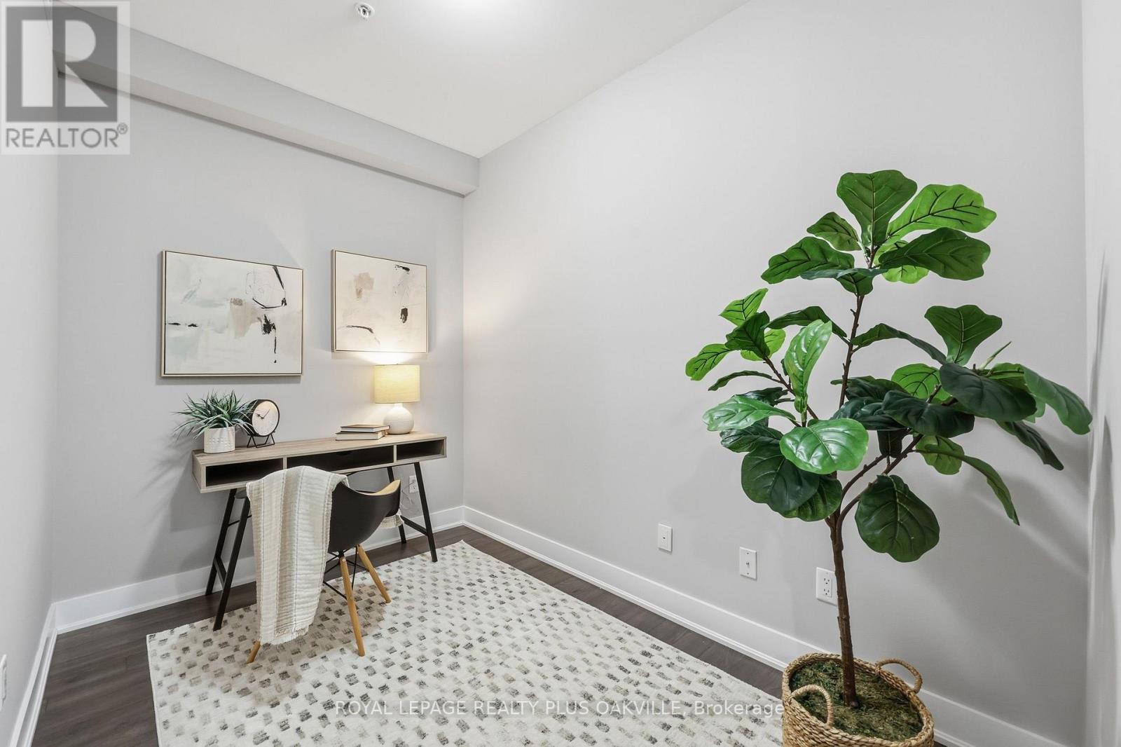 211- 128 Garden Drive, Oakville, ON photo 7
