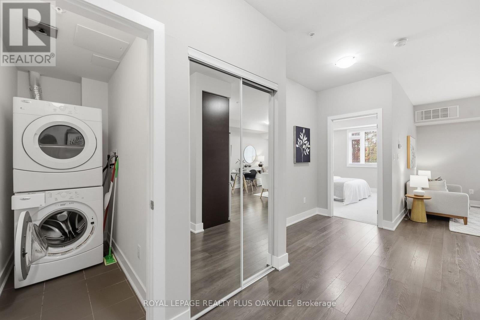 211- 128 Garden Drive, Oakville, ON photo 8
