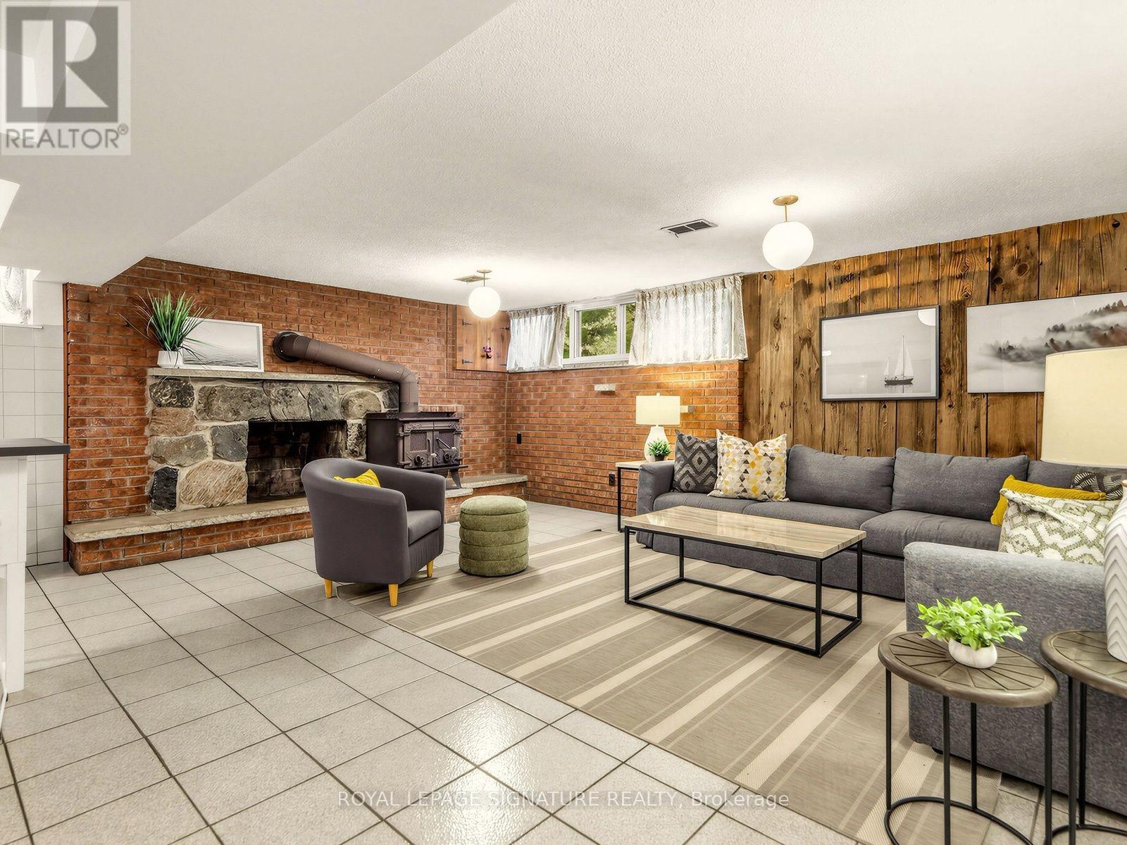 31 DIANA DRIVE - 19
