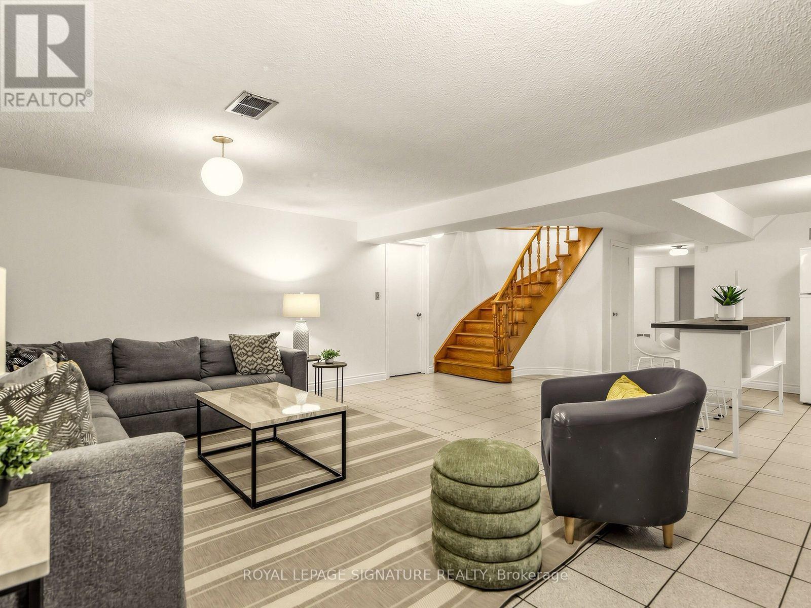 31 DIANA DRIVE - 21