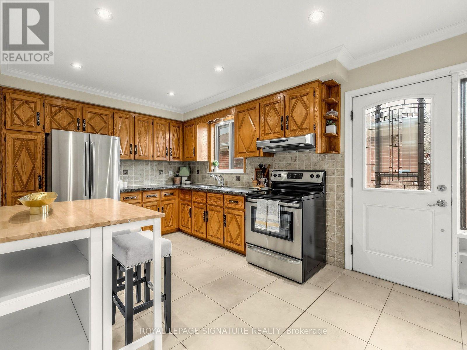 31 Diana Drive, Toronto, ON photo 9