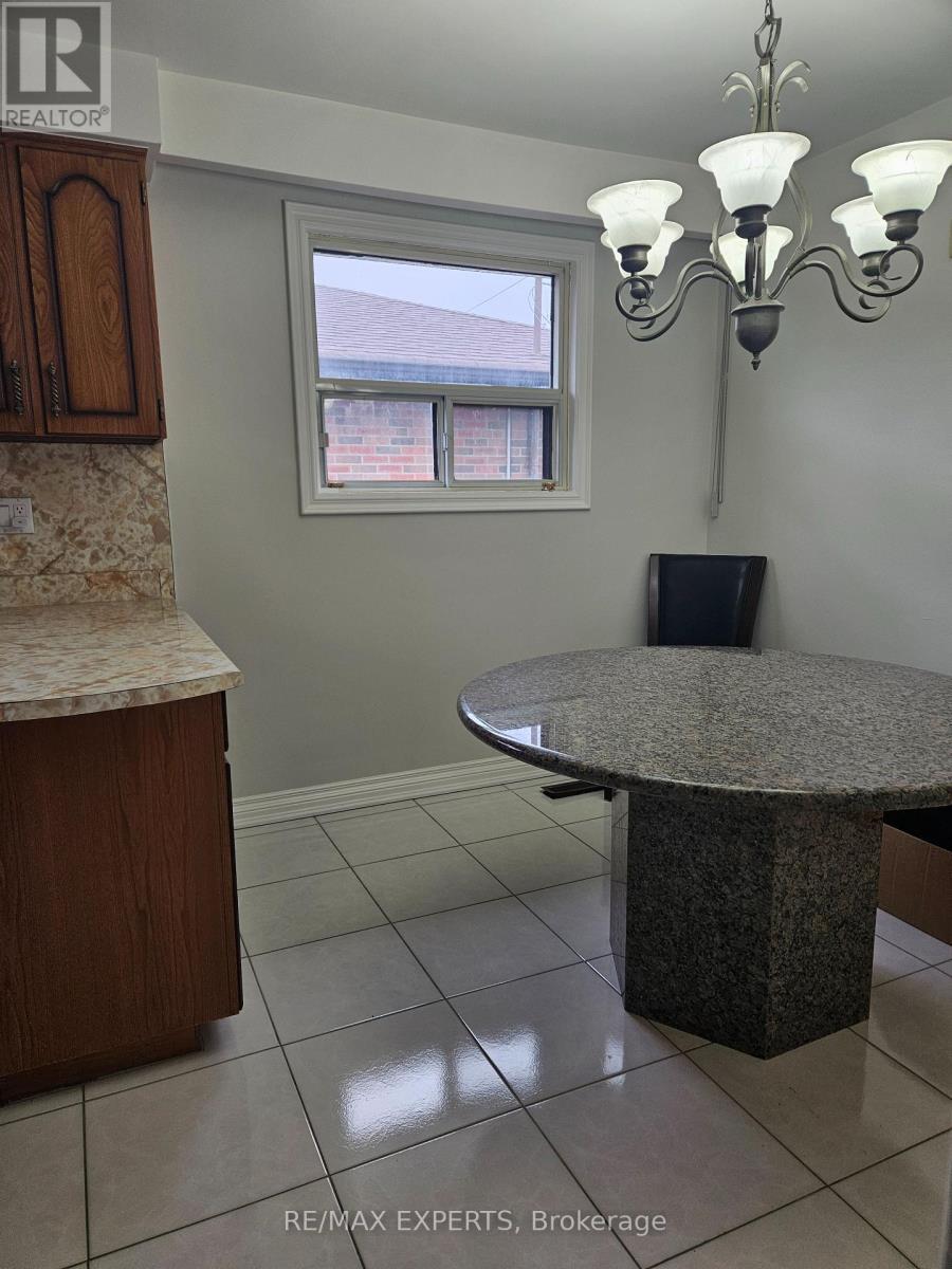 1 Byworth Boulevard, Toronto, ON photo 6