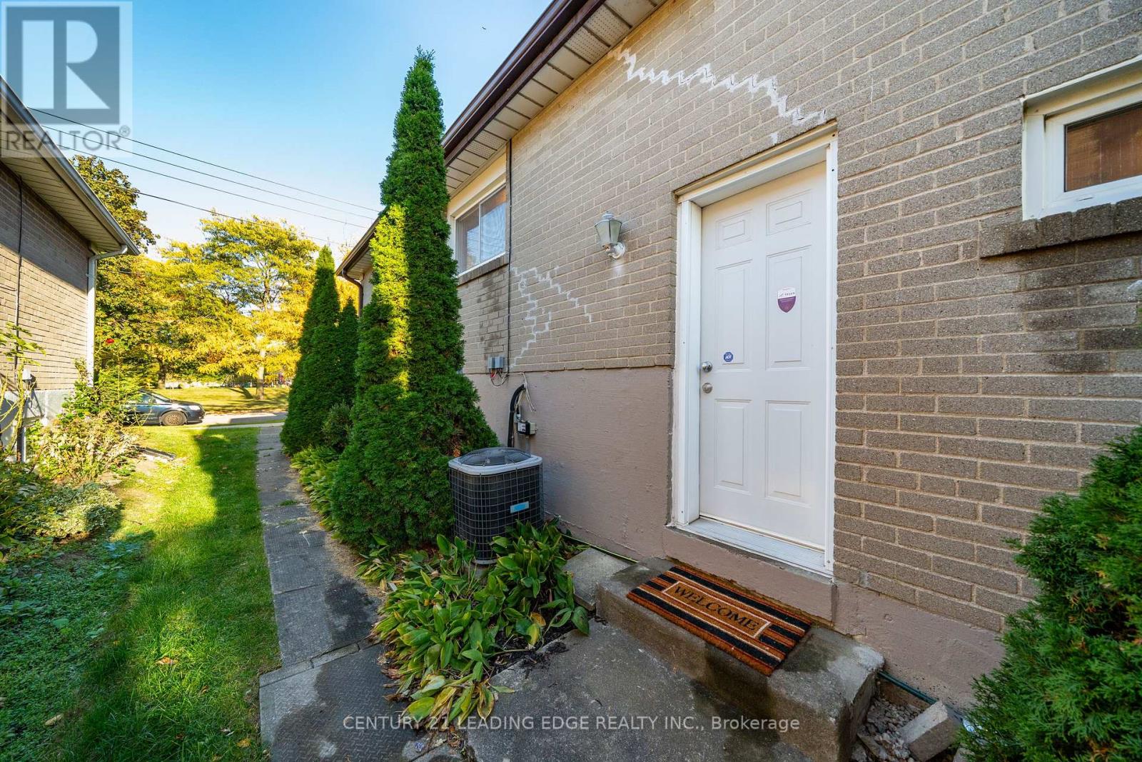 63 Mercury Road, Toronto, ON photo 32