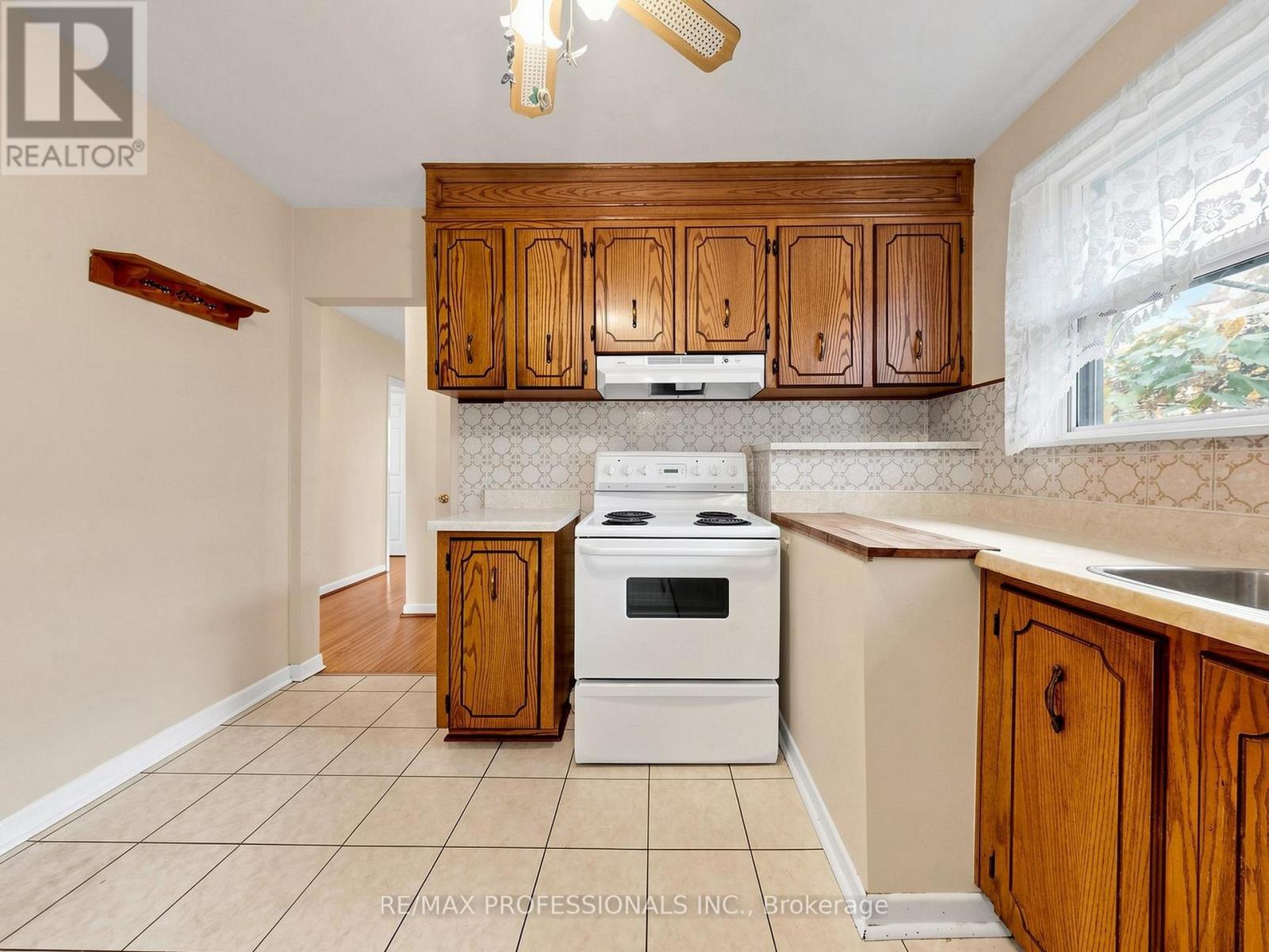 34 Crestridge Heights Road, Toronto, ON photo 10