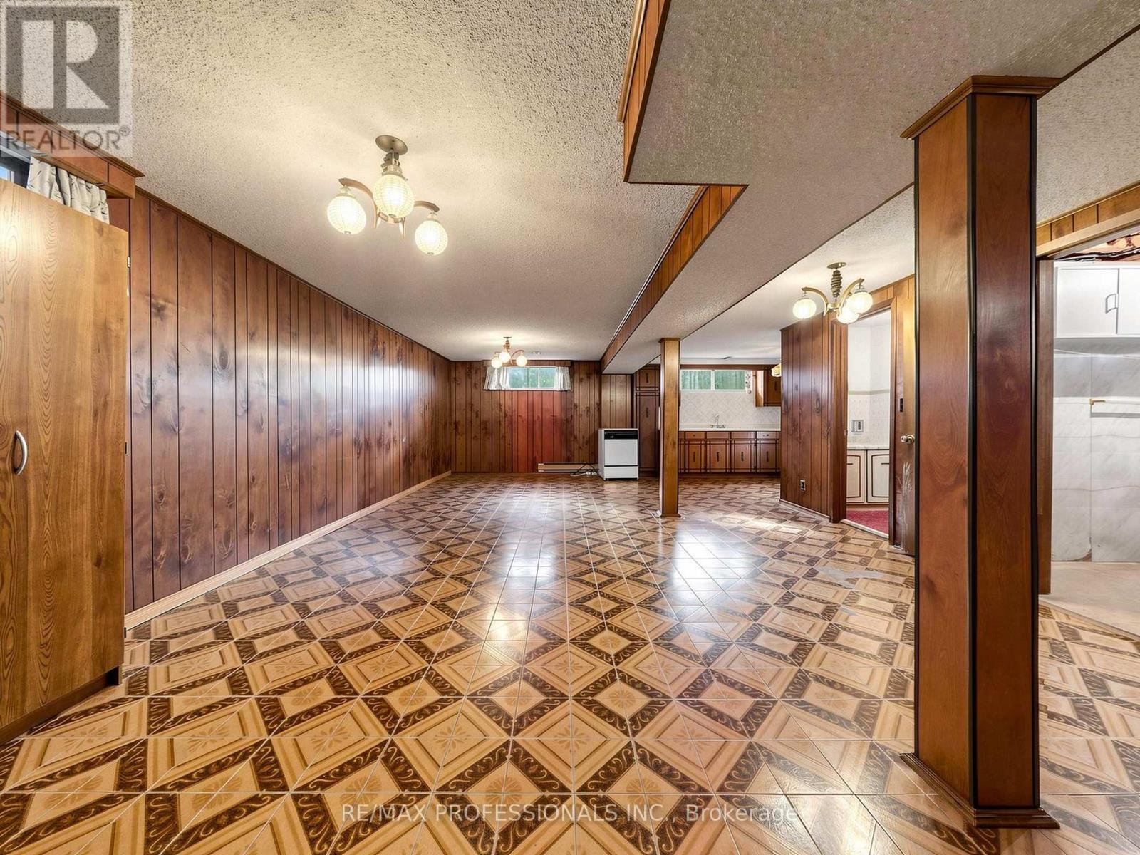 34 CRESTRIDGE HEIGHTS ROAD - 25